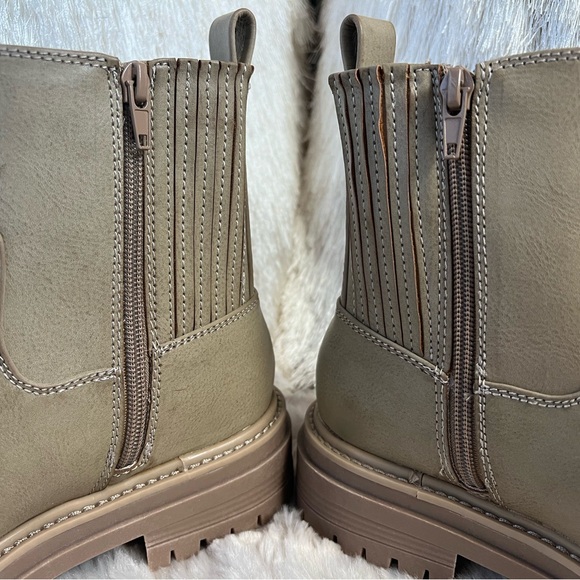 NWOT TIME and TRU Memory Foam Tan Waterproof Boots - Picture 13 of 15